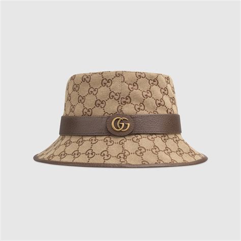 Gucci หมวก GG canvas bucket hat.